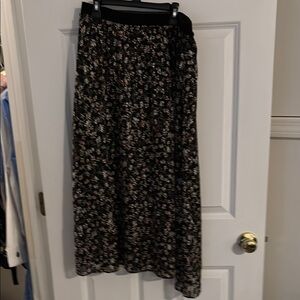 LOFT Black Floral Skirt with metallic thread detail